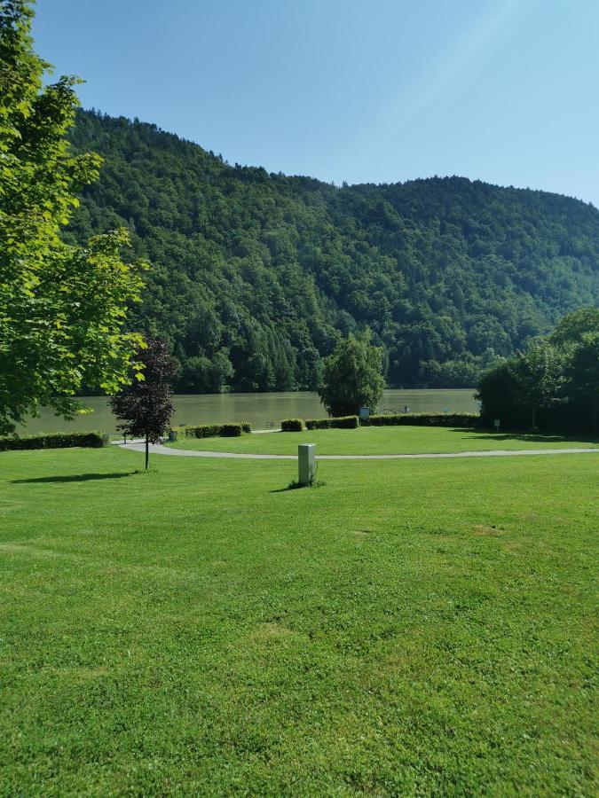 Hotel Gasthof Zum Heiligen Nikolaus à Haibach ob der Donau Extérieur photo