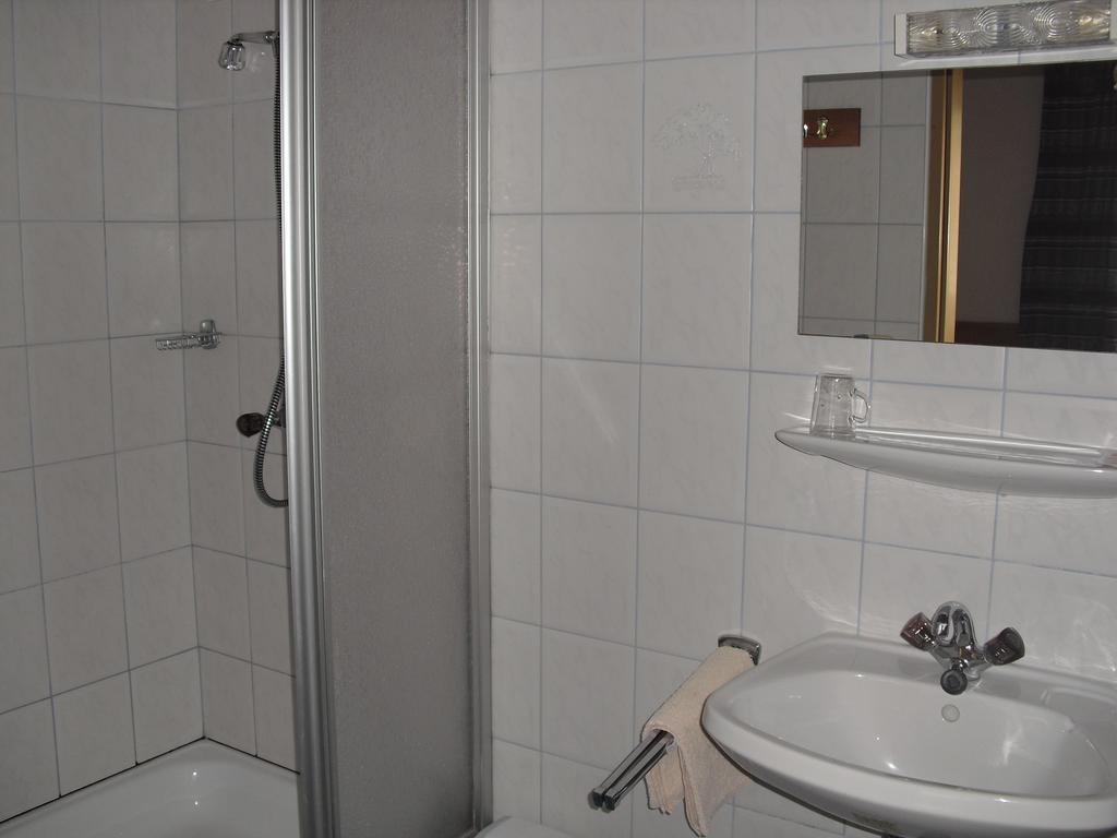 Gasthof Zum Heiligen Nikolaus Haibach ob der Donau Chambre photo
