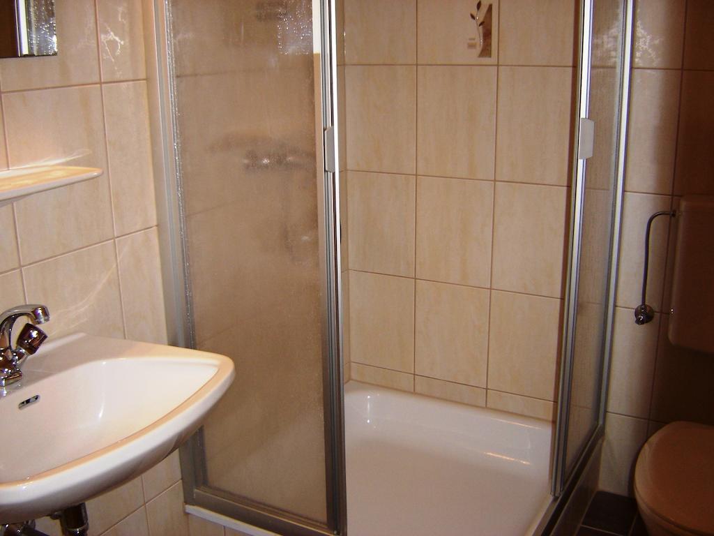 Gasthof Zum Heiligen Nikolaus Haibach ob der Donau Chambre photo